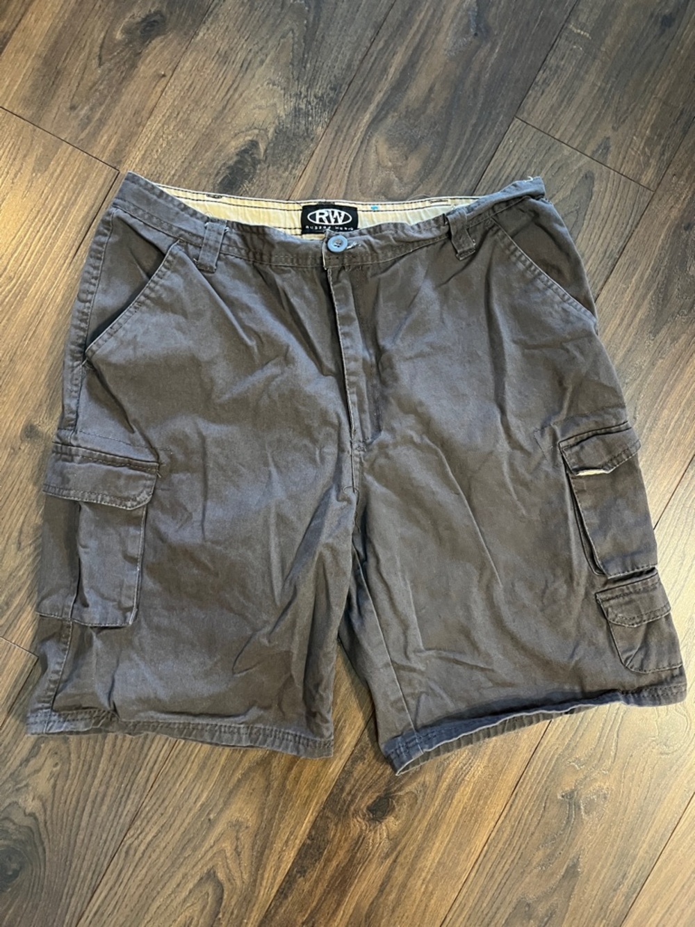 RW Men’s Cargo Shorts 🩳